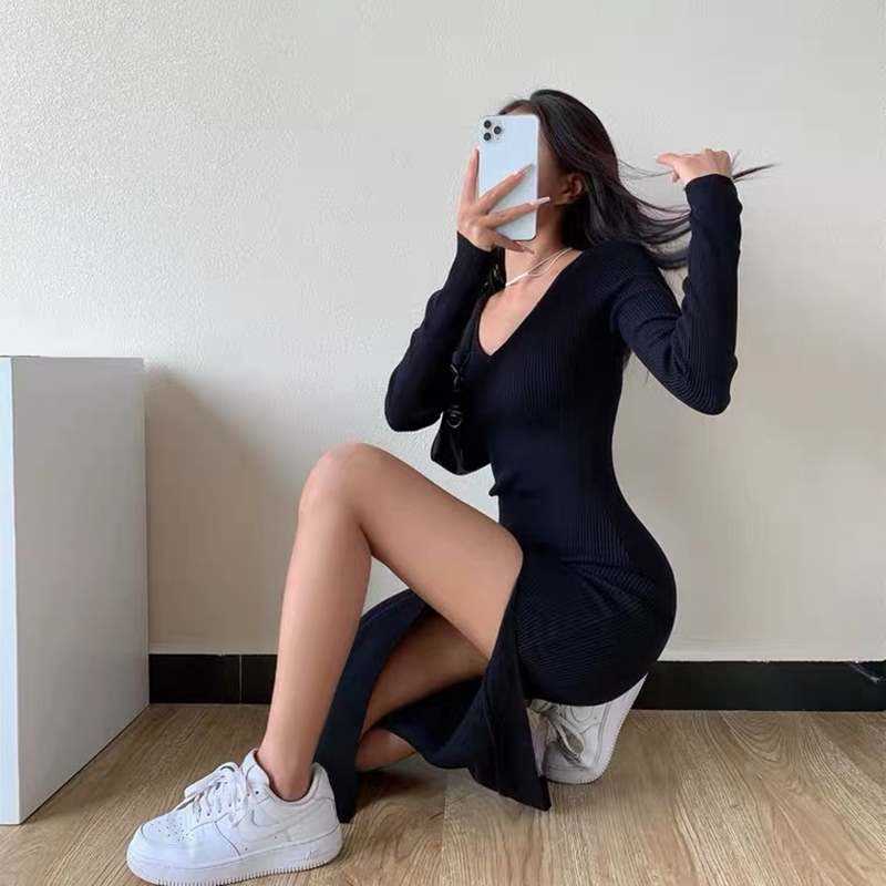 Sexy Knitted Dress Female Autumn And Winter New V-neck Long-sleeved Stretch Tight-fitting Hip Dress With Slits Ins Fashion Y0603, Black
Sexy Knitted Dress Female Autumn And Winter New V-neck Long-sleeved Stretch Tight-fitting Hip Dress With Slits Ins Fashion Y0603, Black