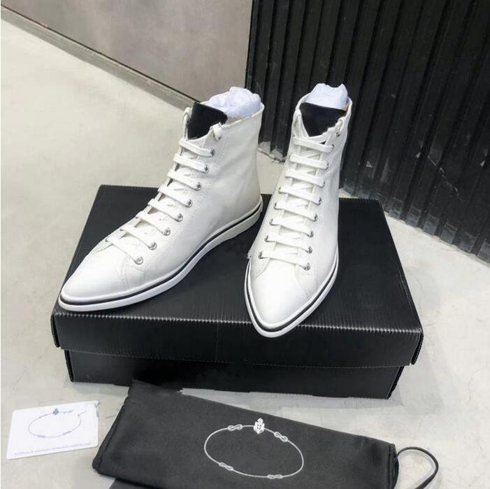 2021 early spring style retro casual cloth shoes small Sneakers pointed toe design black and white color classic vamp cotton linen breathable size 35-40, No box
2021 early spring style retro casual cloth shoes small Sneakers pointed toe design black and white color classic vamp cotton linen breathable size 35-40, No box