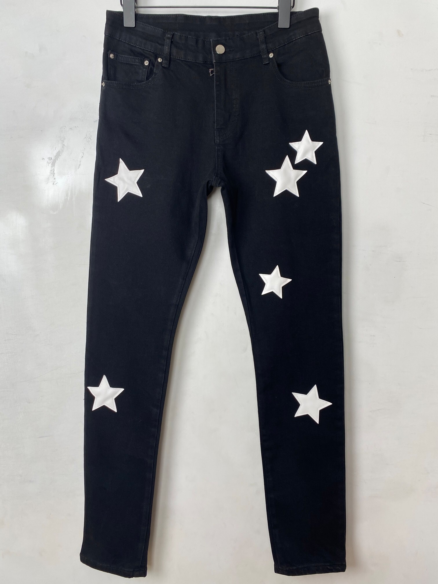 fashion Mens jeans Long pants Skinny Leather Five-pointed Star Destroy the quilt Ripped Straight hole jean Men designer Clothes, White five-pointed star
fashion Mens jeans Long pants Skinny Leather Five-pointed Star Destroy the quilt Ripped Straight hole jean Men designer Clothes, White five-pointed star