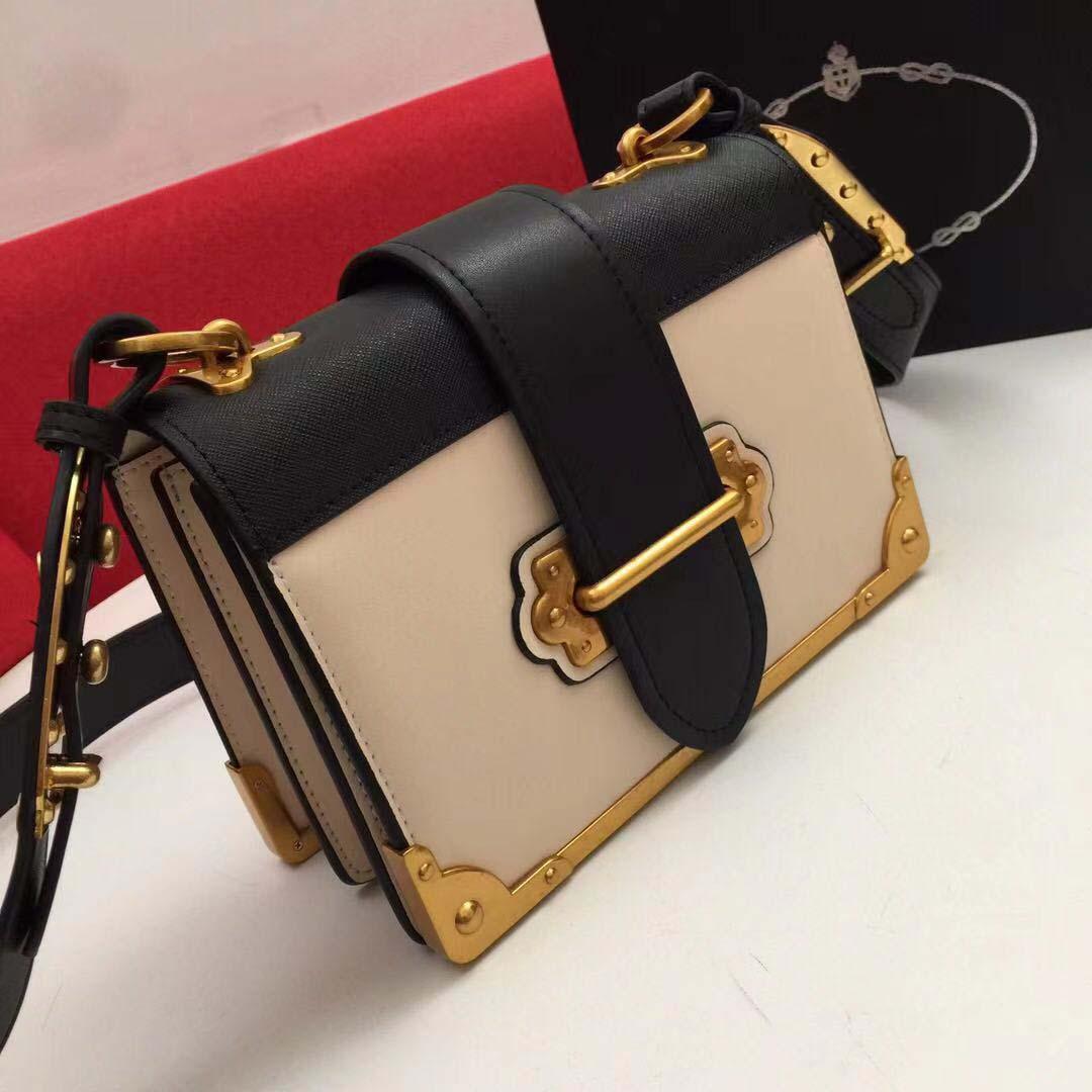 Classic Handbag With Logo Women Luxurys Designers Bags 2021 Crossbody Shoulder Messenger Bag Designer Handbags Free Delivery, Black
Classic Handbag With Logo Women Luxurys Designers Bags 2021 Crossbody Shoulder Messenger Bag Designer Handbags Free Delivery, Black