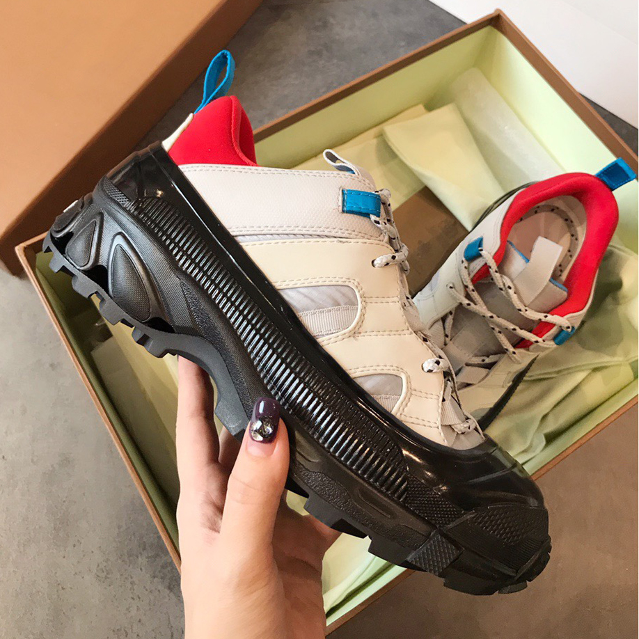 2021 Men plus Women Designer Shoes Triple Trainers Cushion black white Blue Pastel Red Bottoms University Gold high quality sneakers 36-46 With Box
2021 Men plus Women Designer Shoes Triple Trainers Cushion black white Blue Pastel Red Bottoms University Gold high quality sneakers 36-46 With Box