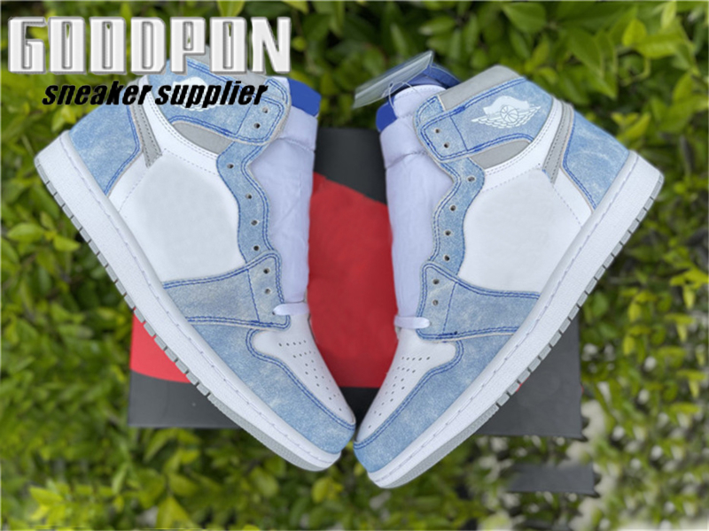 2021 Authentic 1 High OG Hyper Royal Trophy Room 1S Shoes Light Smoke Grey White Man Woman Outdoor Sports Sneakers With Box
2021 Authentic 1 High OG Hyper Royal Trophy Room 1S Shoes Light Smoke Grey White Man Woman Outdoor Sports Sneakers With Box