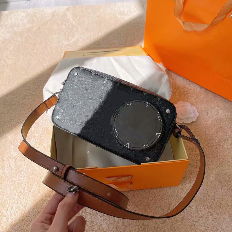 M69688 VOLGA ON STR Desinger Genuine Cowhide Leather Camera Bag Men Handbag Clutch cross-body Shoulder Bags Purse 22, Black
M69688 VOLGA ON STR Desinger Genuine Cowhide Leather Camera Bag Men Handbag Clutch cross-body Shoulder Bags Purse 22, Black