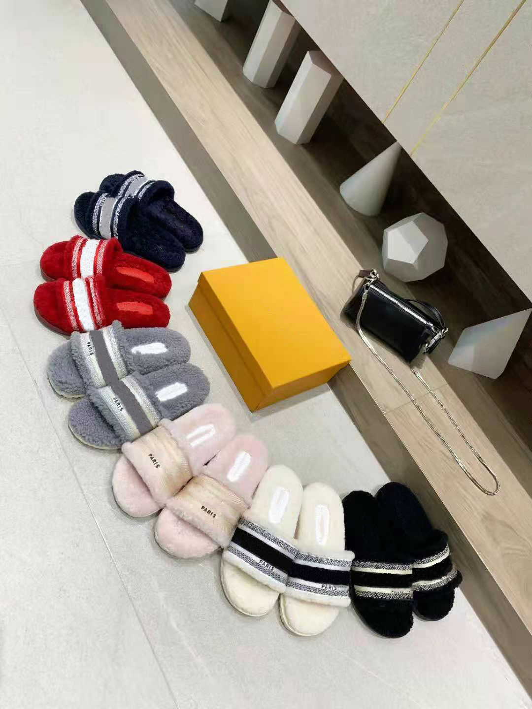 2021 original Embroidered Cotton D-Stripes Luxury designers Maomao Slipper Platform Slides Jacquar Scuffs Embroidery, Pink
2021 original Embroidered Cotton D-Stripes Luxury designers Maomao Slipper Platform Slides Jacquar Scuffs Embroidery, Pink