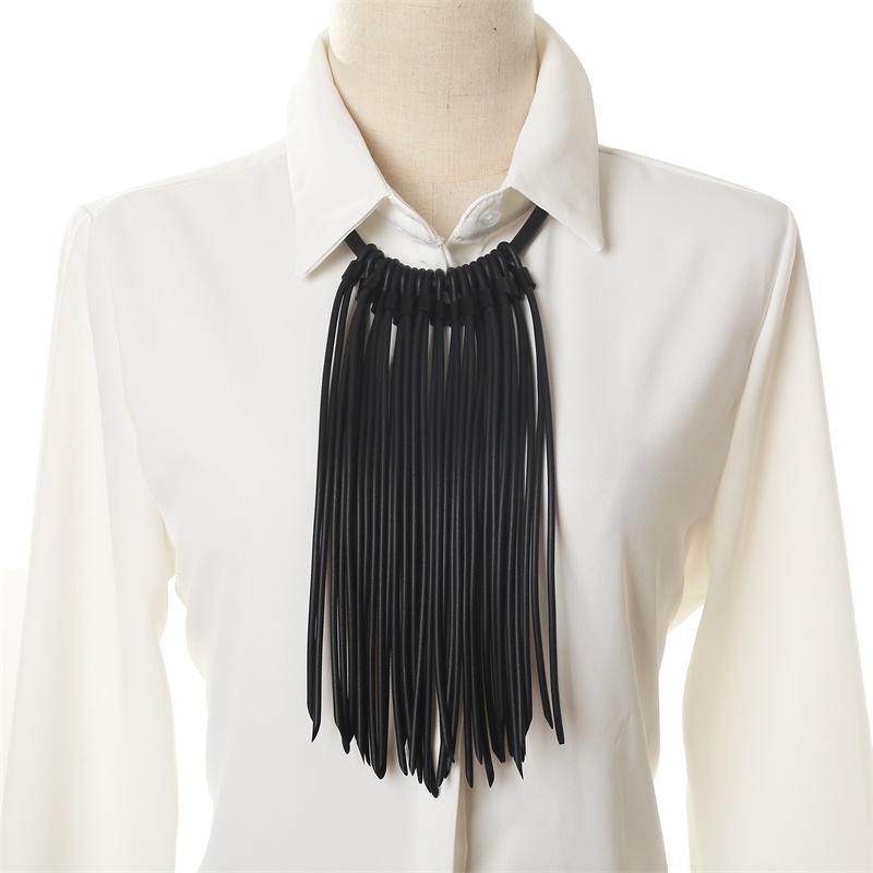 Pendant Necklaces Long Tassel Necklace Women Designer Handmade Luxury Vintage Rubber Jewelry Metal Chains Clothes Accessories
Pendant Necklaces Long Tassel Necklace Women Designer Handmade Luxury Vintage Rubber Jewelry Metal Chains Clothes Accessories