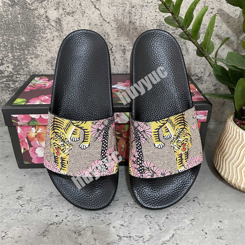 2021 Top Quality Mens Womens Slippers Summer Rubber Sandals Beach Slide Fashion Scuffs Three-dimensional font Indoor Shoes Size 36-46, Colour-21
2021 Top Quality Mens Womens Slippers Summer Rubber Sandals Beach Slide Fashion Scuffs Three-dimensional font Indoor Shoes Size 36-46, Colour-21