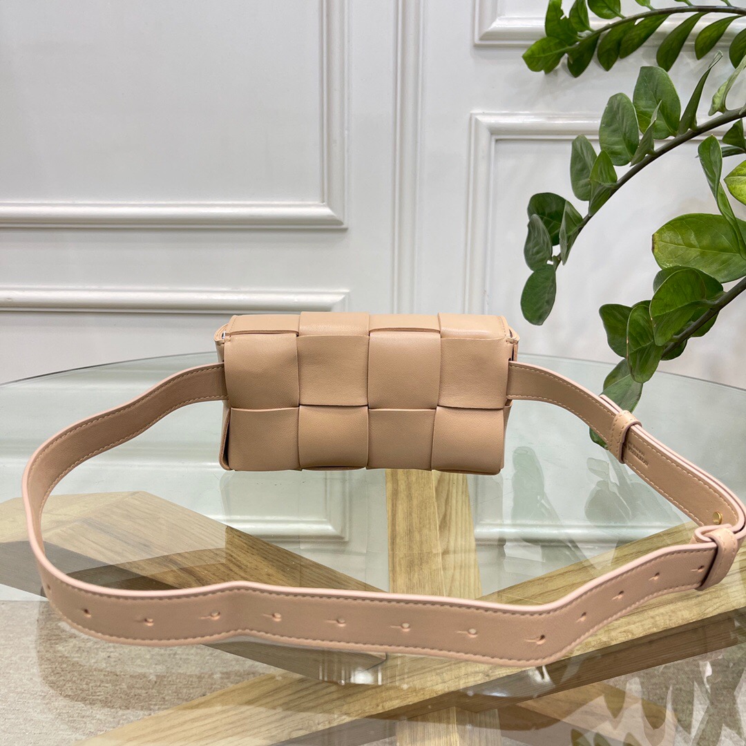 2021 the latest lady's waist bag, 7A high-end customized quality, KF0015 fashion leisure style using light and soft lambskin material
2021 the latest lady's waist bag, 7A high-end customized quality, KF0015 fashion leisure style using light and soft lambskin material