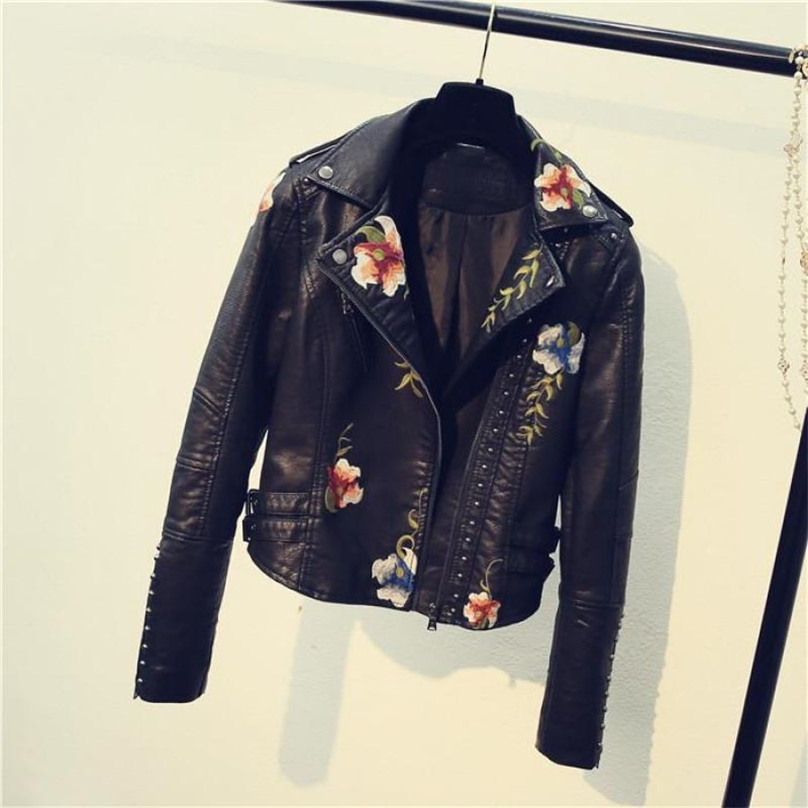 Women Vintage Leather Jacket Spring Autumn Long Sleeved Turn Down Collar Zipper Short Pu Coats Ladies Biker Outerwear 210525
Women Vintage Leather Jacket Spring Autumn Long Sleeved Turn Down Collar Zipper Short Pu Coats Ladies Biker Outerwear 210525