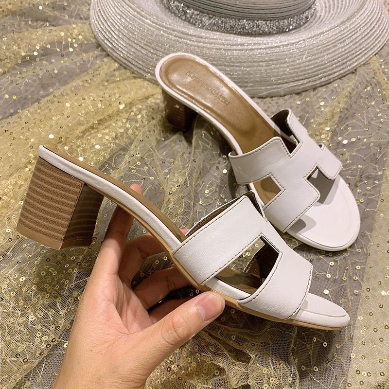 Slipper H slippers women's summer shoes 2020 new H-type fashion wear thick heel leather net red one word middle heel versatile sandalszly, Black brown h5.5 cm
Slipper H slippers women's summer shoes 2020 new H-type fashion wear thick heel leather net red one word middle heel versatile sandalszly, Black brown h5.5 cm
