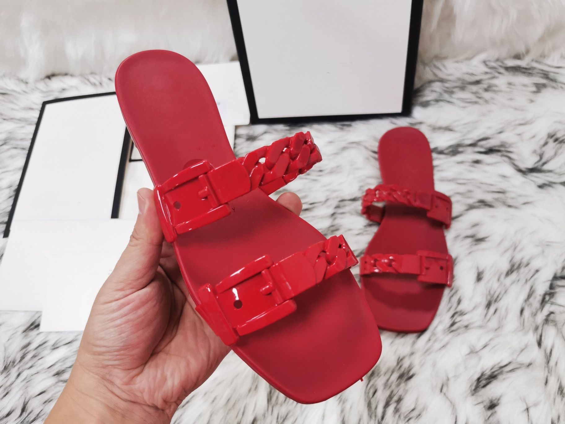 2021 Women Rubber slipper Sandals Fashion Flat jelly Slides Beach Sandal Party Shoes Red Green Black White beige, 13
2021 Women Rubber slipper Sandals Fashion Flat jelly Slides Beach Sandal Party Shoes Red Green Black White beige, 13