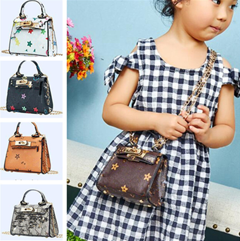 Kids Girls Designers Handbag PU Leather Chain Bag Retro Vintage Purse Crossbody Fanny Pack Backpacks Messenger Shoulder Bags Flower Princess Party Tote LY8033
Kids Girls Designers Handbag PU Leather Chain Bag Retro Vintage Purse Crossbody Fanny Pack Backpacks Messenger Shoulder Bags Flower Princess Party Tote LY8033