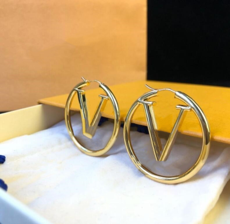 Top Paris Jewelry Accessories Women Hoop Earrings Luxury 18K Gold Ear Studs Lady Nice Christmas gift, Golden;silver
Top Paris Jewelry Accessories Women Hoop Earrings Luxury 18K Gold Ear Studs Lady Nice Christmas gift, Golden;silver