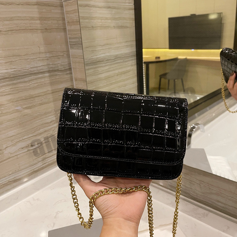 2021 Dionysian Chain Senior underarm Bags Ball-match Fashion Shoulder Handbags LADY chains phone bag temperament Crossbody wallet Metallic glossy