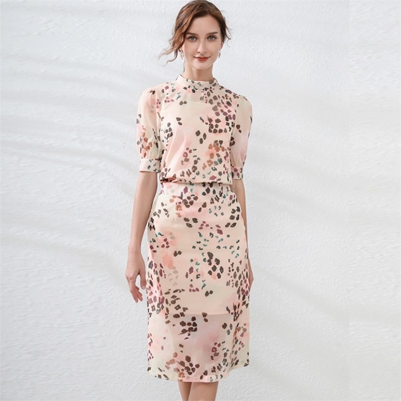 Elegant 2 Pieces Set Chiffon Flowers Print Bow Back Sweet Blouse + High Waist Midi Skirt Spring Office Ladies Women Suit 210519, Photo color
Elegant 2 Pieces Set Chiffon Flowers Print Bow Back Sweet Blouse + High Waist Midi Skirt Spring Office Ladies Women Suit 210519, Photo color