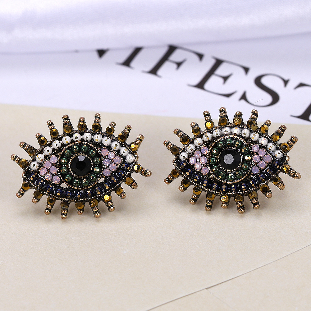s925 silver needle angel eyes stud Earrings simple retro diamond alloy imitation pearl earring French devil eye full diamonds ear Jewelry gift
s925 silver needle angel eyes stud Earrings simple retro diamond alloy imitation pearl earring French devil eye full diamonds ear Jewelry gift
