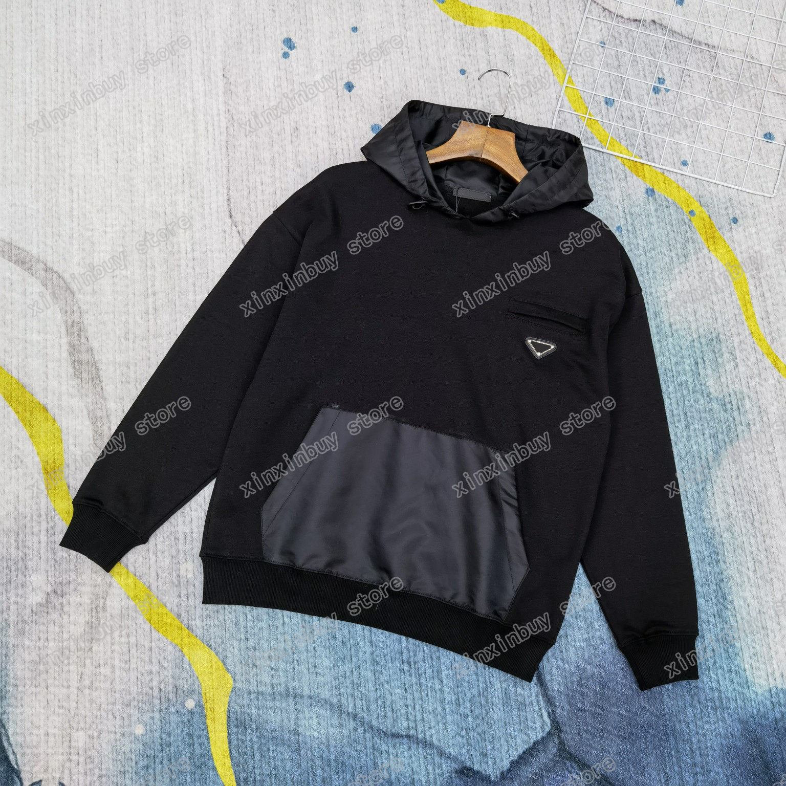 21ss Mens Designers Hoodies Sweatshirts luxury Men Womens nylon Triangle label streetwear Man Paris Fashion Tees Street long Sleeve luxurys black S-2XL
21ss Mens Designers Hoodies Sweatshirts luxury Men Womens nylon Triangle label streetwear Man Paris Fashion Tees Street long Sleeve luxurys black S-2XL