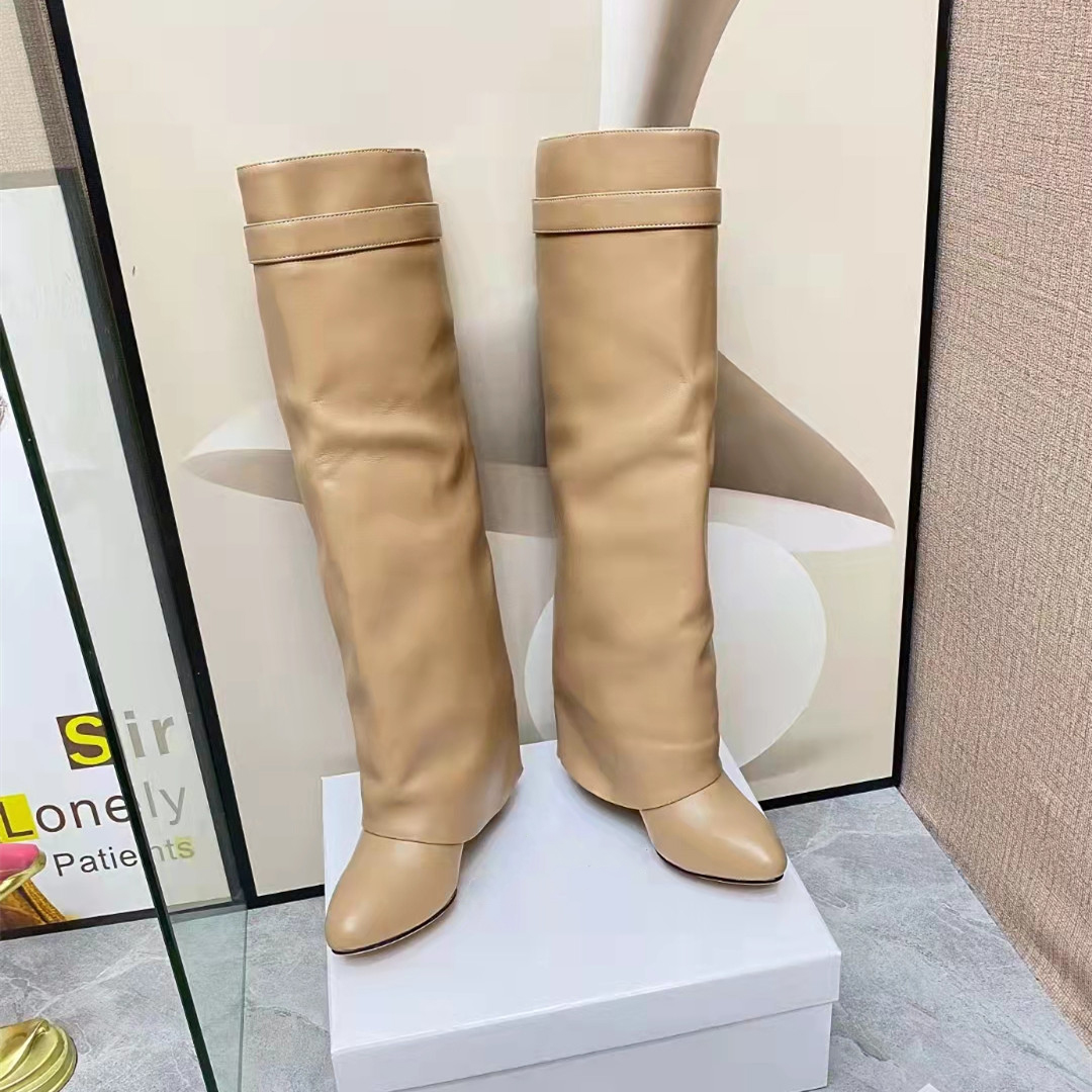 2021 SHARK LOCK pant Knee boots leather silver and gold finish asymmetrical metal padlock clad wedge almond shaped toe heel Thigh-High, 1#
2021 SHARK LOCK pant Knee boots leather silver and gold finish asymmetrical metal padlock clad wedge almond shaped toe heel Thigh-High, 1#