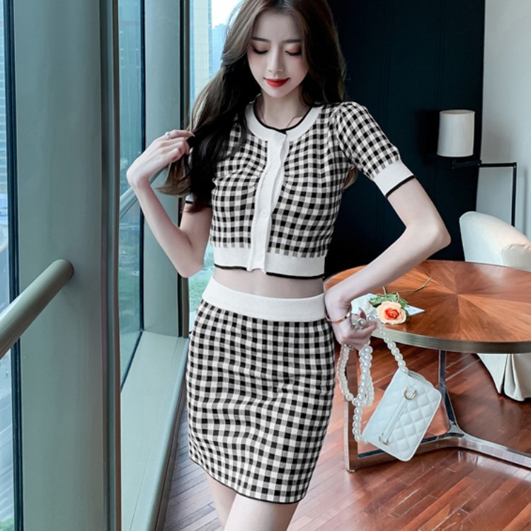 Sweet Plaid 2 Piece Set Women's Knitted O Neck Single-Breasted Short Sleeve Sleeved Top + Mini Skirts Women Suit 210519