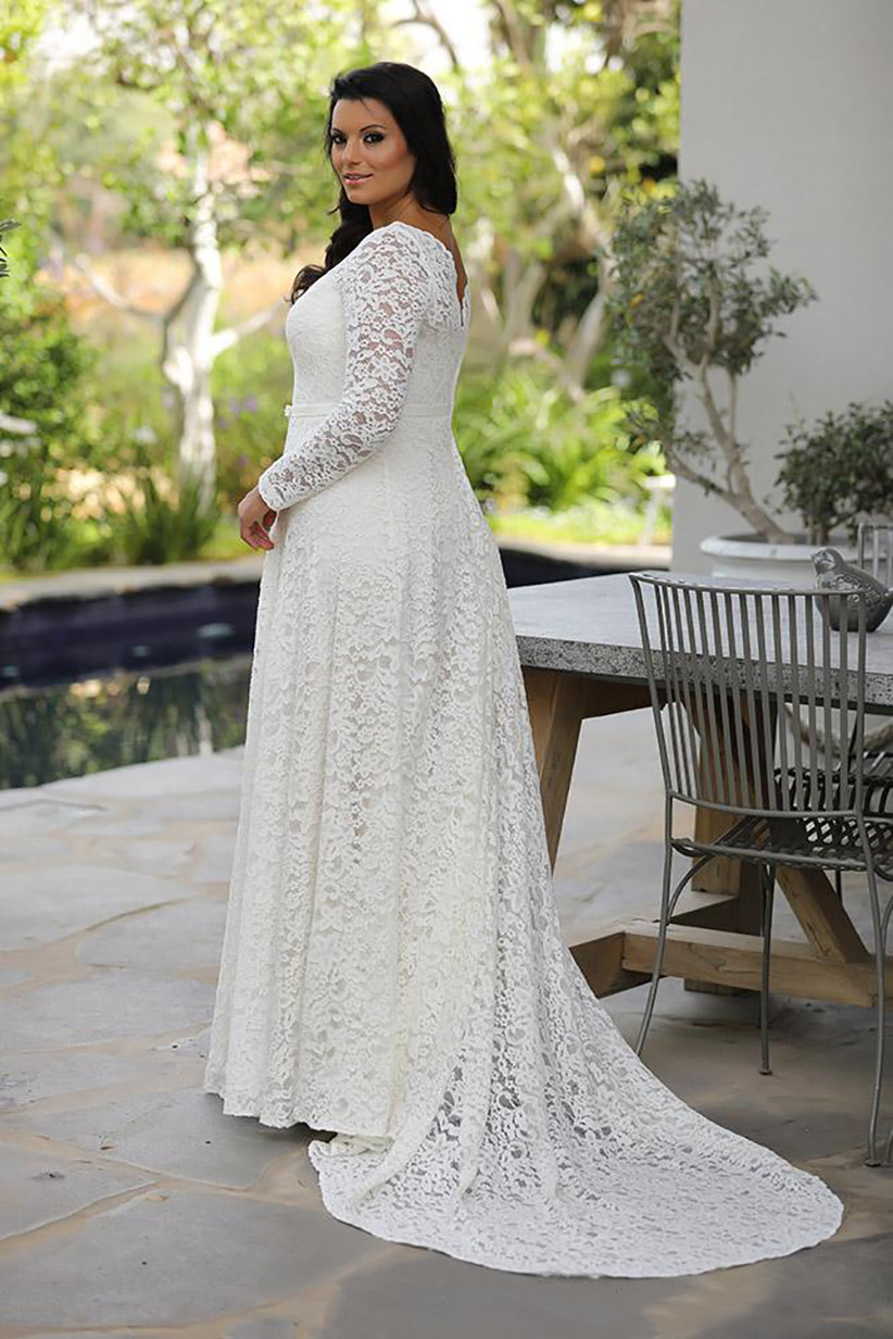 2021 Plus Size Lace Wedding Dresses Deep V Neck A Line Long Sleeves Bridal Gowns Sweep Train robe de mariée