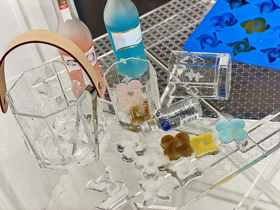 LIV Square Whiskey Glasses Crystal Camp Kitchen Glass Cup Cocktail Luxury Designer Home Bar Party High capacity Hotel Wedding cups Drinkware
LIV Square Whiskey Glasses Crystal Camp Kitchen Glass Cup Cocktail Luxury Designer Home Bar Party High capacity Hotel Wedding cups Drinkware