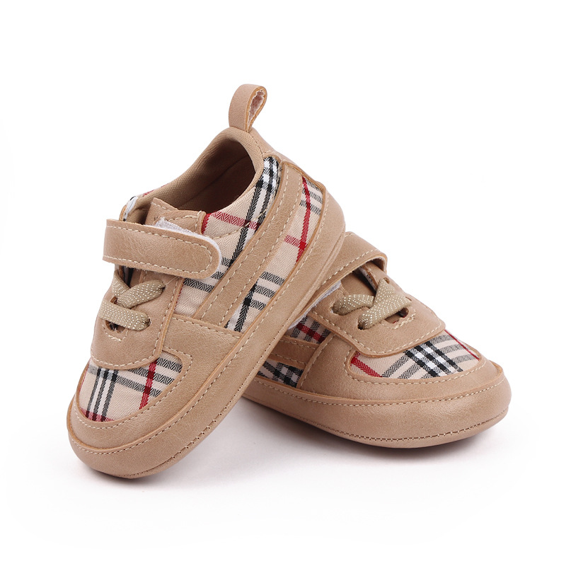 New Strawberry Print Soft Leather Baby Shoes Antiskid Newborn Moccasins Cute Infant Girl Boy Walking First Walkers 0-1 Years, Black
New Strawberry Print Soft Leather Baby Shoes Antiskid Newborn Moccasins Cute Infant Girl Boy Walking First Walkers 0-1 Years, Black