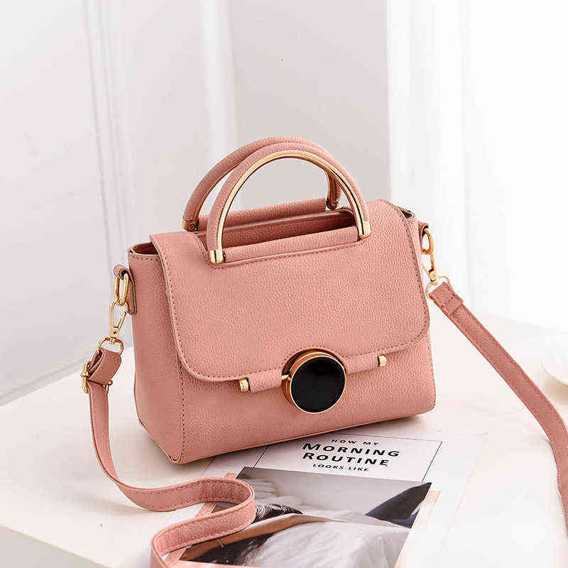 HBP Non-Brand Fashionable women's red bride's bag, wedding one shoulder slanting cross portable lock small square bag sp
HBP Non-Brand Fashionable women's red bride's bag, wedding one shoulder slanting cross portable lock small square bag sp