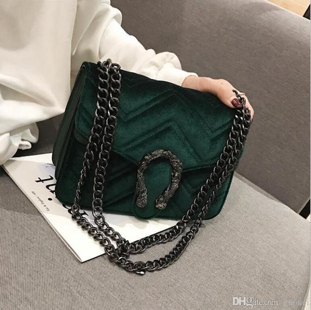 2021 Designer Bag Winter Snakehead Lock Velvet Classic Embroidered Line Wavy Women Chain Elegant Temperament Small, Black
2021 Designer Bag Winter Snakehead Lock Velvet Classic Embroidered Line Wavy Women Chain Elegant Temperament Small, Black