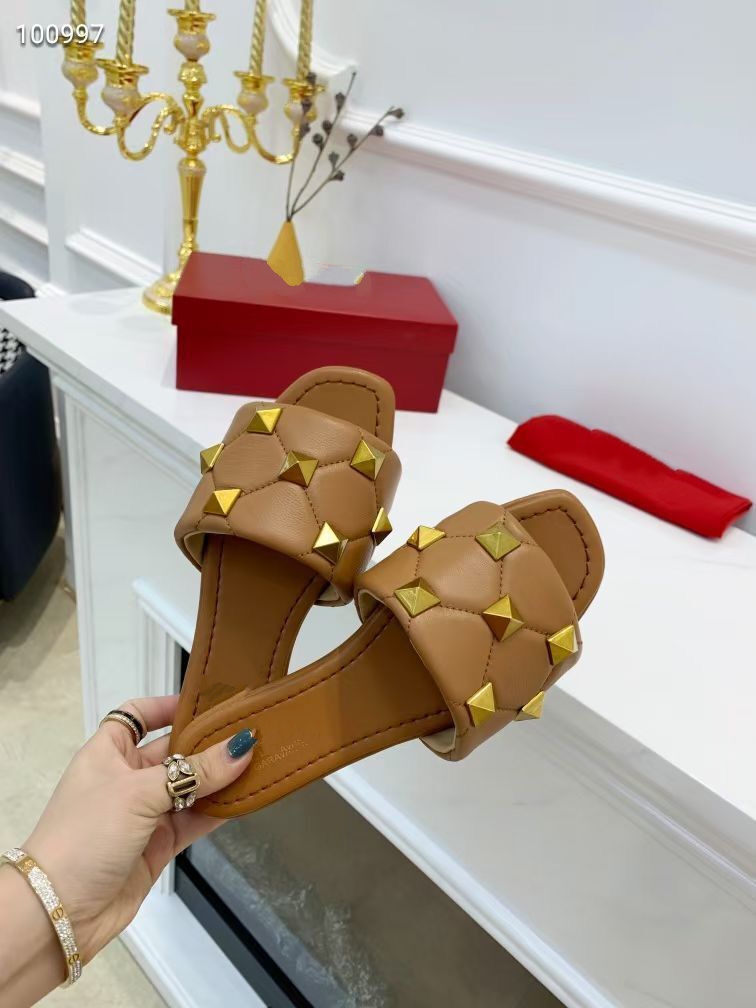 New fashion women's casual sandals summer Leather beach shoes female Peep Toe slippers Large size LK00001 
New fashion women's casual sandals summer Leather beach shoes female Peep Toe slippers Large size LK00001