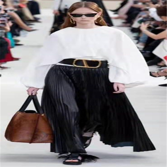 2021 Men's Designer Belts Women's Luxury Classic Casual Wide 6.5cm Large V Buckle Fashion Belt with White Gift Box, Black;brown
2021 Men's Designer Belts Women's Luxury Classic Casual Wide 6.5cm Large V Buckle Fashion Belt with White Gift Box, Black;brown