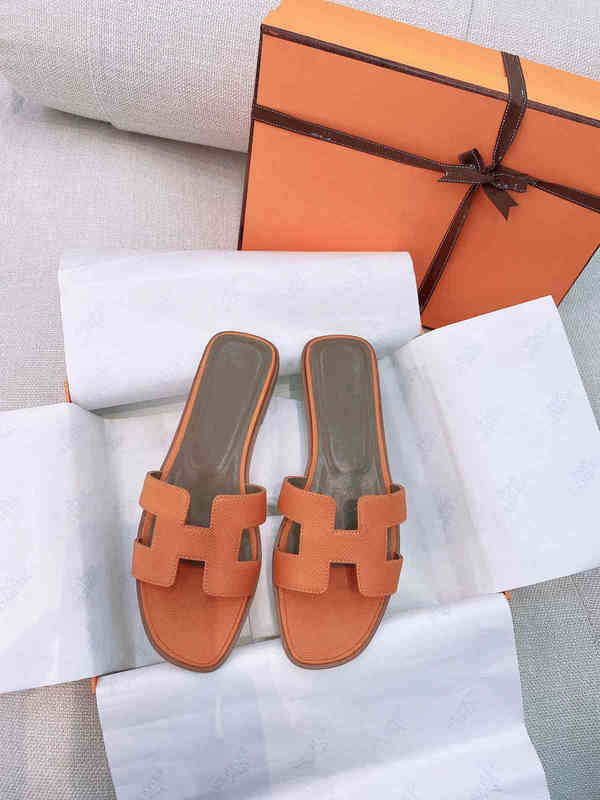 Women's Sandals Fashion Beach Platform Slippers Letters Ladies Leather Casual Shoes 
Women's Sandals Fashion Beach Platform Slippers Letters Ladies Leather Casual Shoes