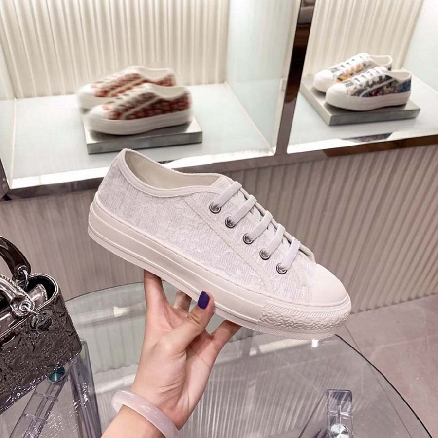 Classics Women Platform Trainer Comfort Casual Shoe Sneaker Women Leisure platform Shoes Chaussures Trainers by dqshoe01 47, Box
Classics Women Platform Trainer Comfort Casual Shoe Sneaker Women Leisure platform Shoes Chaussures Trainers by dqshoe01 47, Box