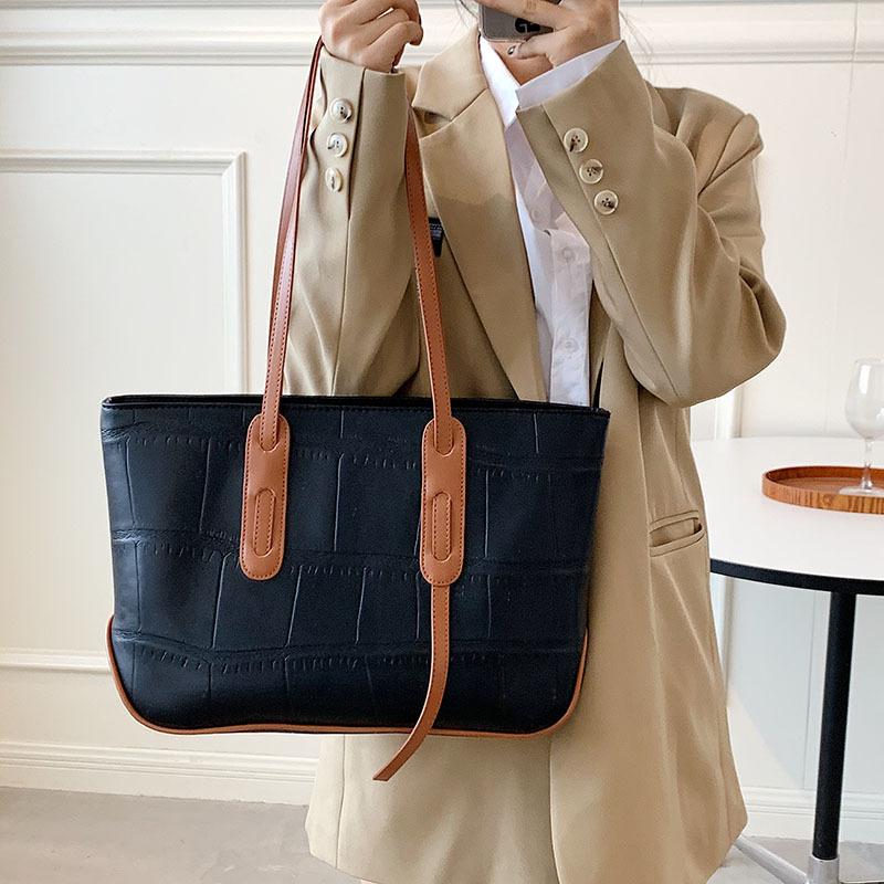 Evening Bags High-quality Stone Pattern Large-capacity Color-blocking Shoulder Bag Style 2021autumn Tote Shopping Handbag Fashion
Evening Bags High-quality Stone Pattern Large-capacity Color-blocking Shoulder Bag Style 2021autumn Tote Shopping Handbag Fashion