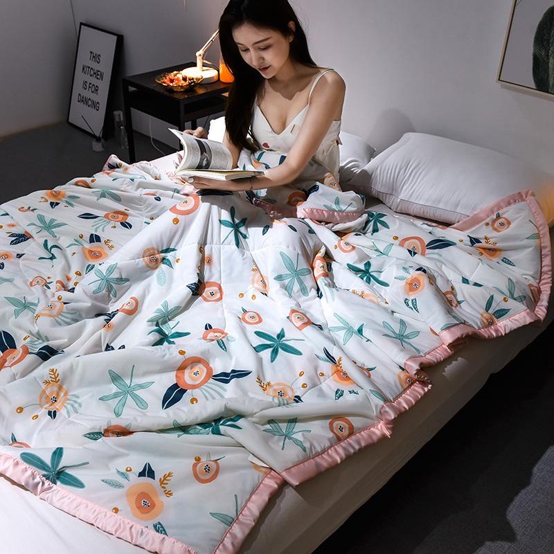 Ice Silk Fabric Plant Series Printing Quilted Quilt Summer Bedding Quilts Blanket Double Bed Duvet Avocado Pineapple Leaf Flower Comforters
Ice Silk Fabric Plant Series Printing Quilted Quilt Summer Bedding Quilts Blanket Double Bed Duvet Avocado Pineapple Leaf Flower Comforters