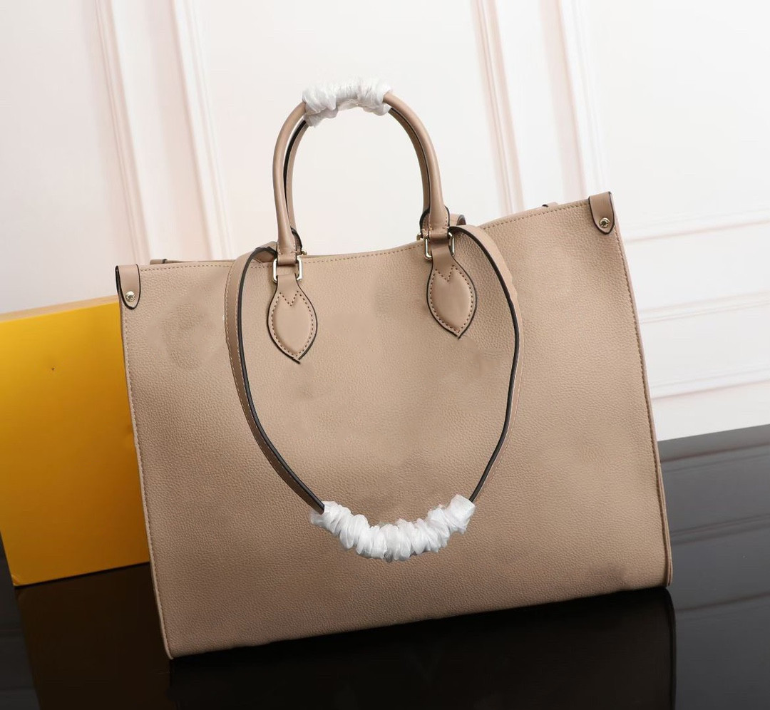 top women Genuine leather designer Onthego handbags tote twist handbag messenger Shopping bags shoulder pockets Totes Cosmetic Bag 44522, Color1
top women Genuine leather designer Onthego handbags tote twist handbag messenger Shopping bags shoulder pockets Totes Cosmetic Bag 44522, Color1