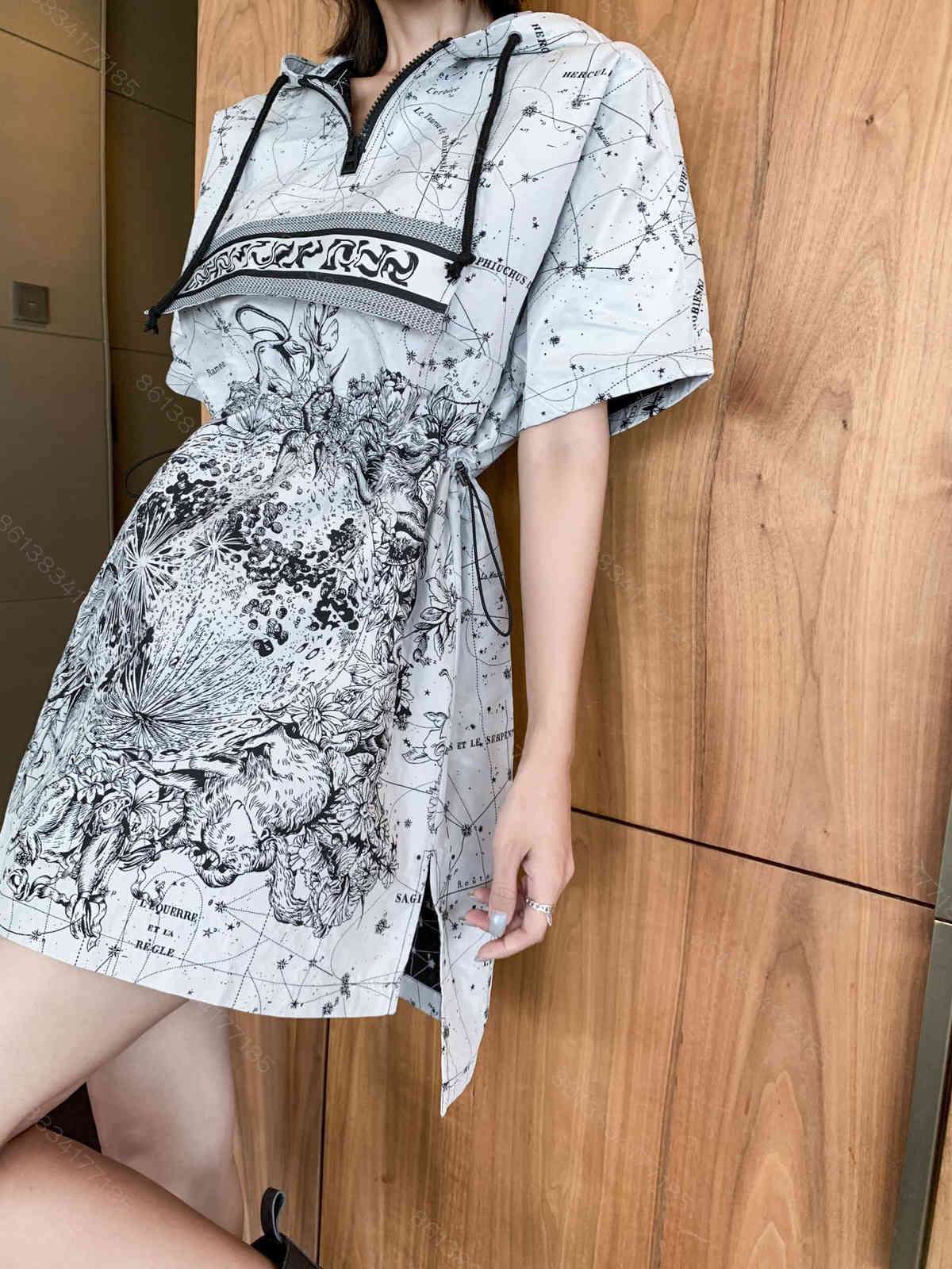 Fashion hooded design dress for womens winter brand DO Casual sports hoodies dresses waist is thin and irregular hem women clothes designer, Black;gray
Fashion hooded design dress for womens winter brand DO Casual sports hoodies dresses waist is thin and irregular hem women clothes designer, Black;gray