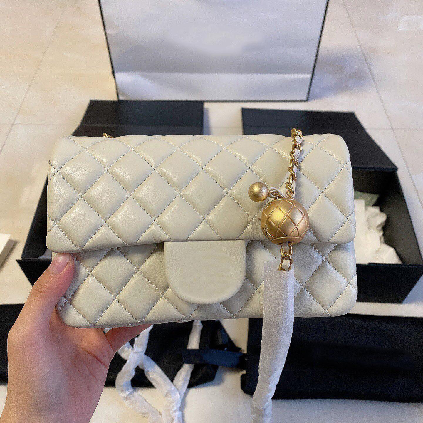 5A+hand bags imitation brand luxury designs women purse 2021 Small sweet wind fashion handbags party fatso golden chain shoulder bag sheepskin flap wholesale, Black
5A+hand bags imitation brand luxury designs women purse 2021 Small sweet wind fashion handbags party fatso golden chain shoulder bag sheepskin flap wholesale, Black