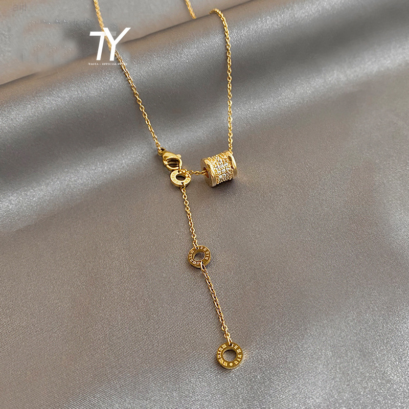 2021 New Color Titanium Steel Luxury Necklace Fast Design Roman Feeling Digital Pendant Chain Sexy Girl Jewelry
2021 New Color Titanium Steel Luxury Necklace Fast Design Roman Feeling Digital Pendant Chain Sexy Girl Jewelry