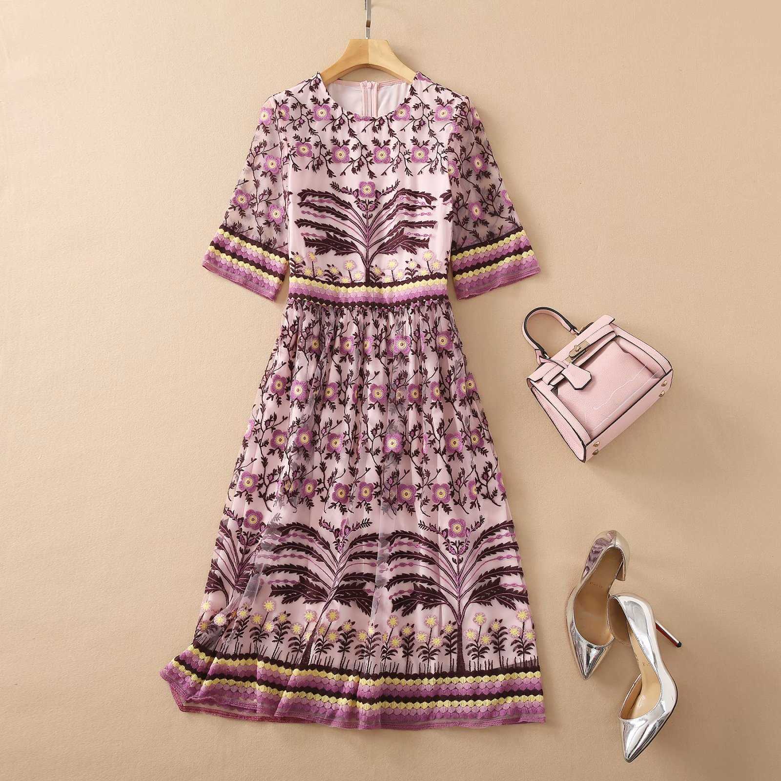 High Quality Summer Designer Dresses Woman's Elegant Half Sleeve style Yarn Flowers Embroidery Purple Gauze Dress 210526, Lavender
High Quality Summer Designer Dresses Woman's Elegant Half Sleeve style Yarn Flowers Embroidery Purple Gauze Dress 210526, Lavender