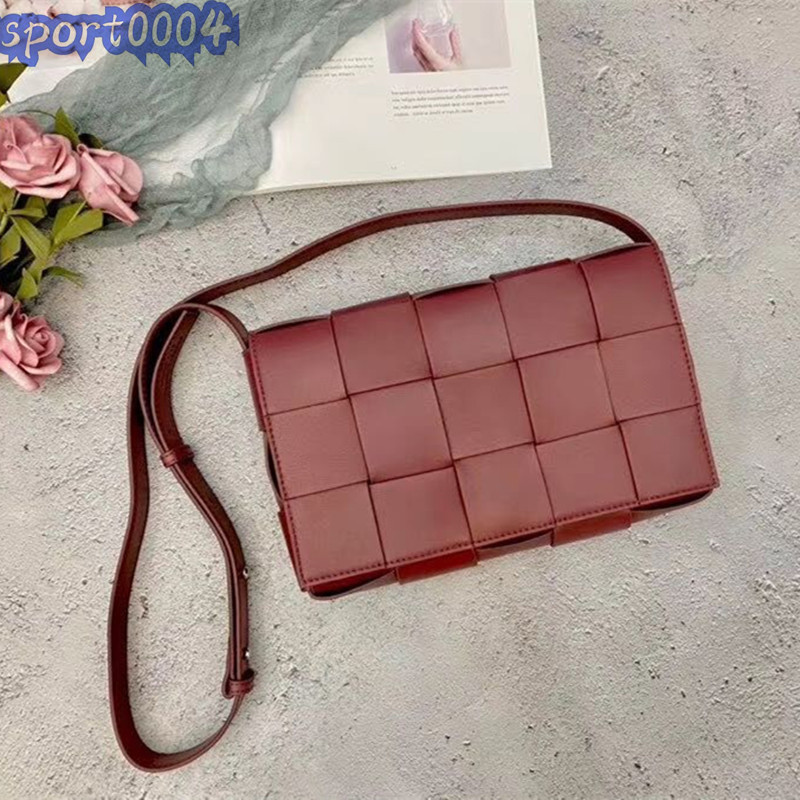 Knitting Patchwork Crochet Cowhide Chain Shoulder Bags Genuine Leather handbag for women 2021 luxury handbags designer Messenger bag, Make up the difference
Knitting Patchwork Crochet Cowhide Chain Shoulder Bags Genuine Leather handbag for women 2021 luxury handbags designer Messenger bag, Make up the difference