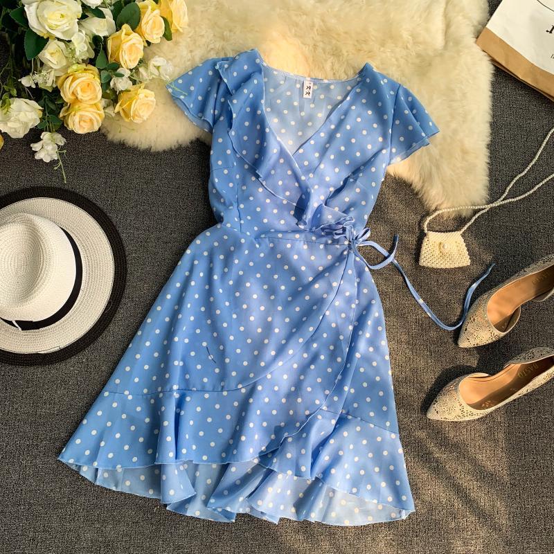 Women Lace Up Floral Polka Dot Summer Dress Sexy V Neck Wrap Dress Slim Waist Elegant Boho Ruffles Beach Short Dress Vestido, Blue polka dots
Women Lace Up Floral Polka Dot Summer Dress Sexy V Neck Wrap Dress Slim Waist Elegant Boho Ruffles Beach Short Dress Vestido, Blue polka dots