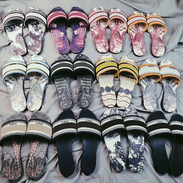 2021ss luxury Designer Leather Ladies Slippers Embroidered Summer Flat Slipper fashion beach woman Big head Slides Rainbow letters Sandals, Black
2021ss luxury Designer Leather Ladies Slippers Embroidered Summer Flat Slipper fashion beach woman Big head Slides Rainbow letters Sandals, Black