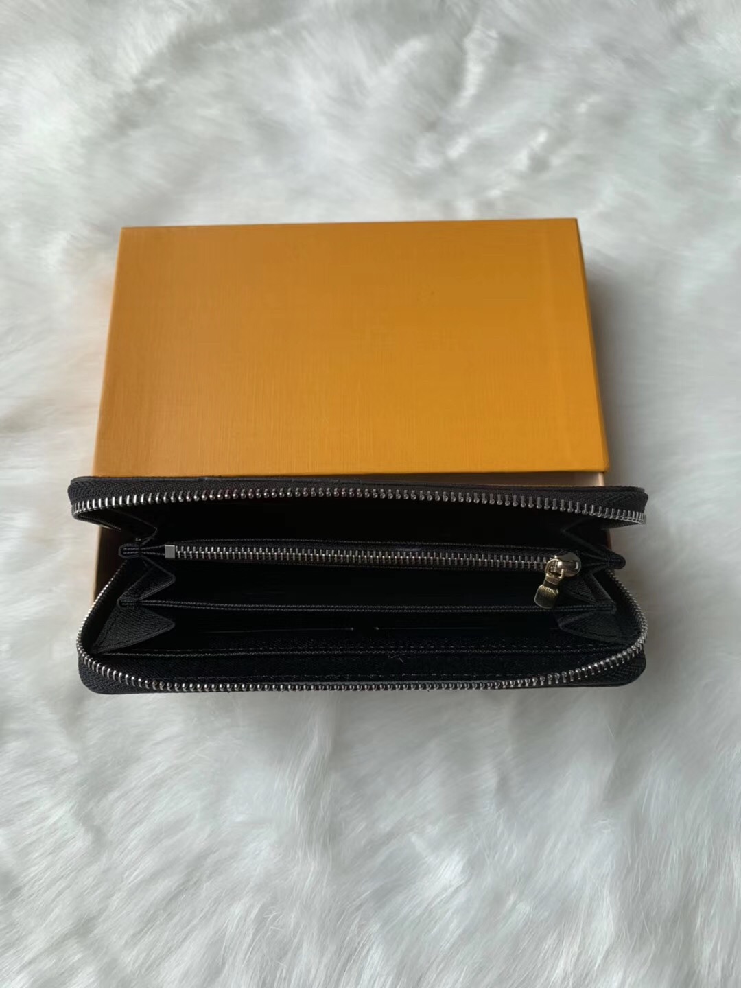 Top quality Zipper Wallets Women Purse Long Wallet Fashion Lady Clutch Men Shoulder Bag Ladies Handbags2021, Red;black
Top quality Zipper Wallets Women Purse Long Wallet Fashion Lady Clutch Men Shoulder Bag Ladies Handbags2021, Red;black