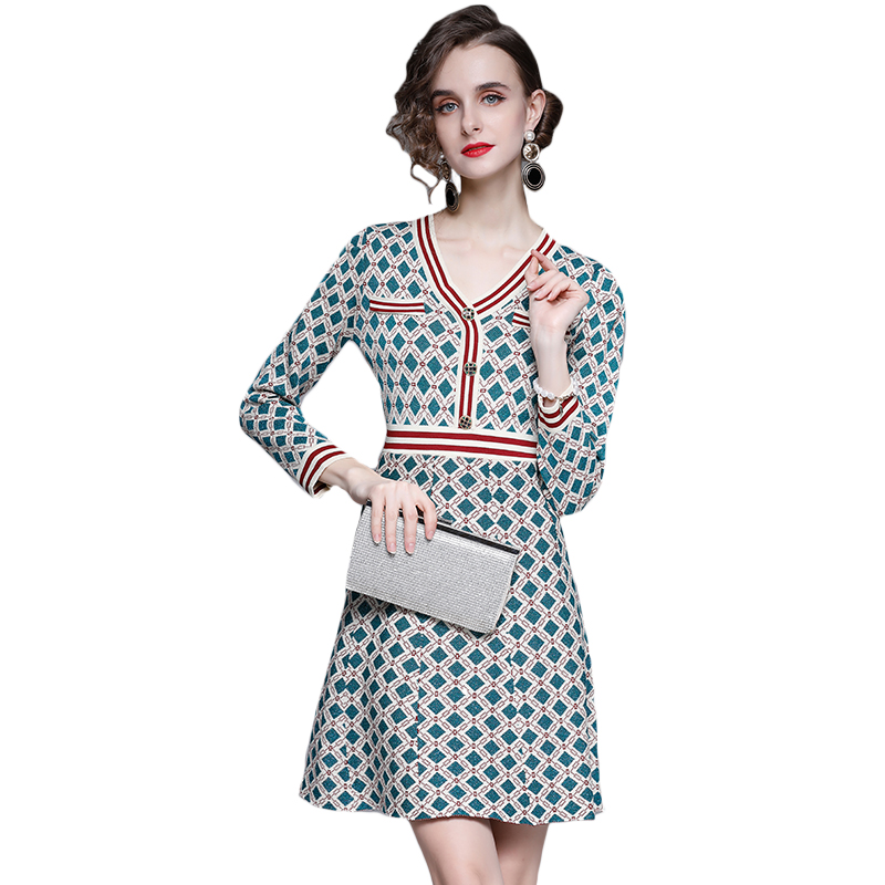 2021 Classic Knitted Plaid Dress Runway Designer Long Sleeve V-Neck Printed Business Party Holiday Office Ladies Knitted Dresses Summer Autu, Black;gray
2021 Classic Knitted Plaid Dress Runway Designer Long Sleeve V-Neck Printed Business Party Holiday Office Ladies Knitted Dresses Summer Autu, Black;gray