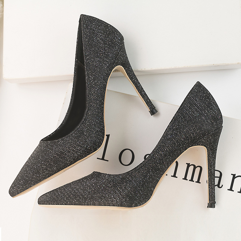 Slim High Heeled Shallow Mouth Pointed Bright Face Sexy Night Club Slim Single Shoes Women's High Heeled Bridal Shoes, Gray
Slim High Heeled Shallow Mouth Pointed Bright Face Sexy Night Club Slim Single Shoes Women's High Heeled Bridal Shoes, Gray