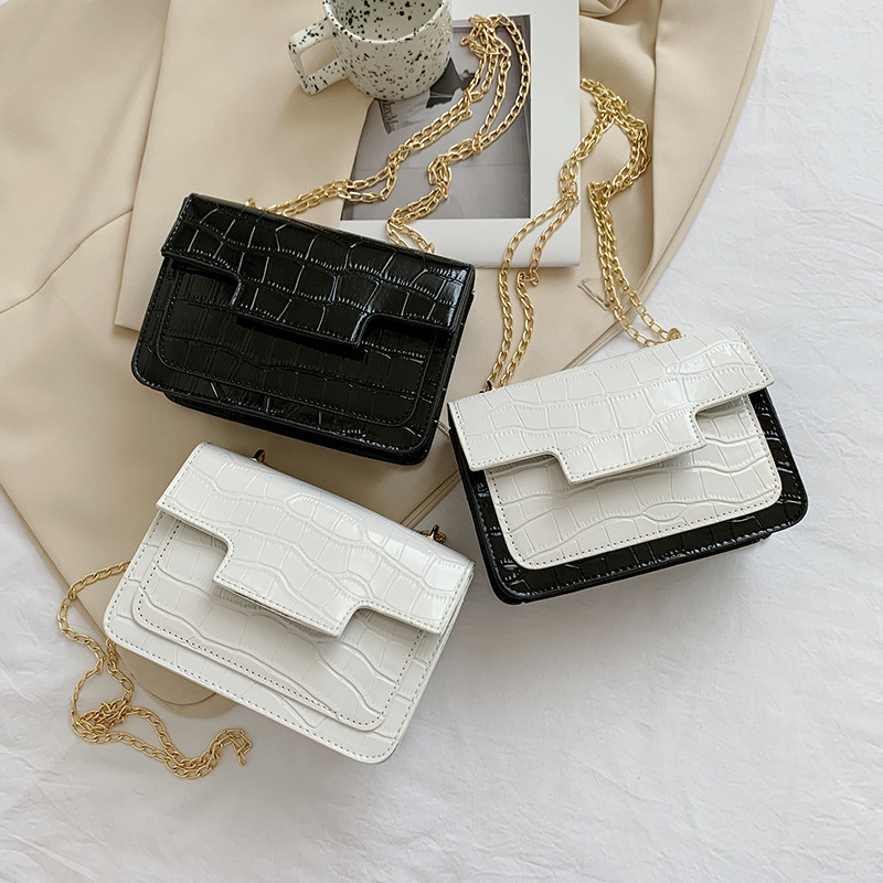 Simple autumn stone pattern solid color small square bag 2021 new splicing color foreign style fashion chain single shoulder armpit bag
Simple autumn stone pattern solid color small square bag 2021 new splicing color foreign style fashion chain single shoulder armpit bag
