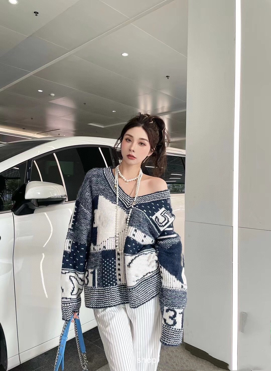 Women' sweater new letter printing Korean version of the V-neck warm long-sleeved loose casual knitted bottoming coat oversize #46, Blue
Women' sweater new letter printing Korean version of the V-neck warm long-sleeved loose casual knitted bottoming coat oversize #46, Blue