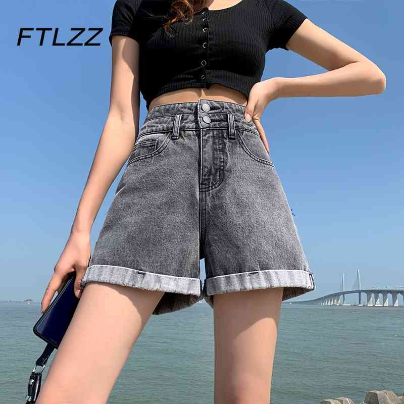 Button High Waist Denim Shorts Fot Women Summer Loose Wide Leg Jeans Female Korean Vintage Gray Baggy Bottoms 210602, Light blue
Button High Waist Denim Shorts Fot Women Summer Loose Wide Leg Jeans Female Korean Vintage Gray Baggy Bottoms 210602, Light blue