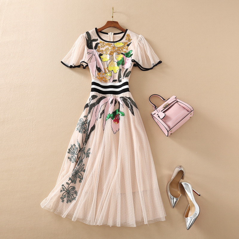 Women DressesEuropean and American women's wear for summer Short sleeves with flared sleeves Fashion mesh sequined embroidered dress, Green
Women DressesEuropean and American women's wear for summer Short sleeves with flared sleeves Fashion mesh sequined embroidered dress, Green