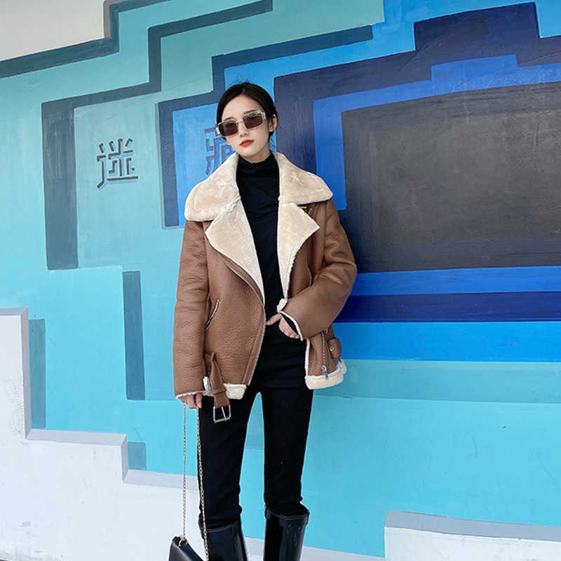 LY VAREY LIN Winter Women Warm Thick Outerwear Faux Lamb Leather Coat Moto Outwear Wool Parkas Fur Collar Zipper Jacket 210526