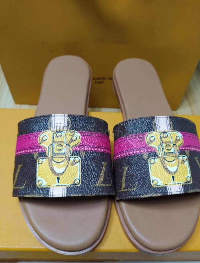 Designer Classic flops platform Womens Sandals Fashion Men Alphabet Cartoon slippers Bath Hotel Scuffs Beach Ladies slippers size 35-46, Black
Designer Classic flops platform Womens Sandals Fashion Men Alphabet Cartoon slippers Bath Hotel Scuffs Beach Ladies slippers size 35-46, Black